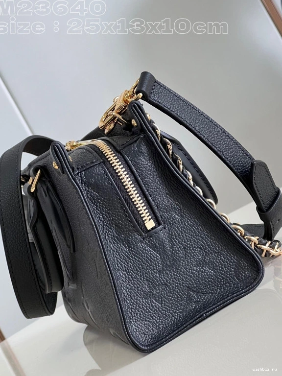 WIS West LOUIS VUITTON ONTHEGO East 0801